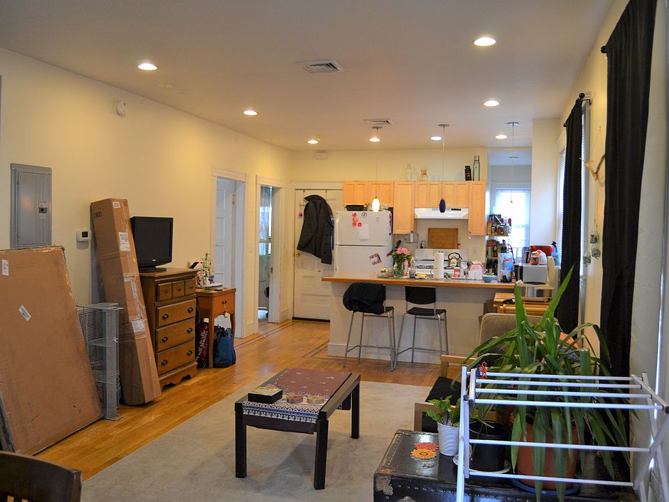 1st image of 86 Easton St #4
