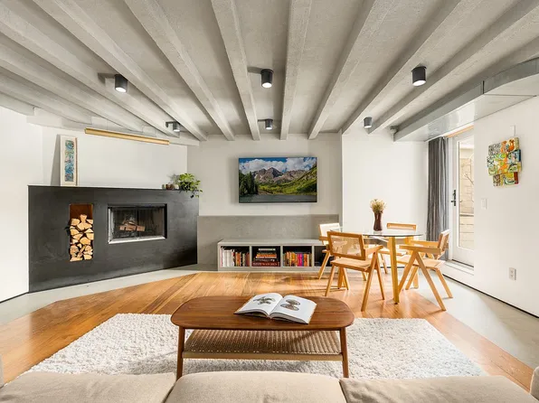 357 W 29th St, New York, NY 10001