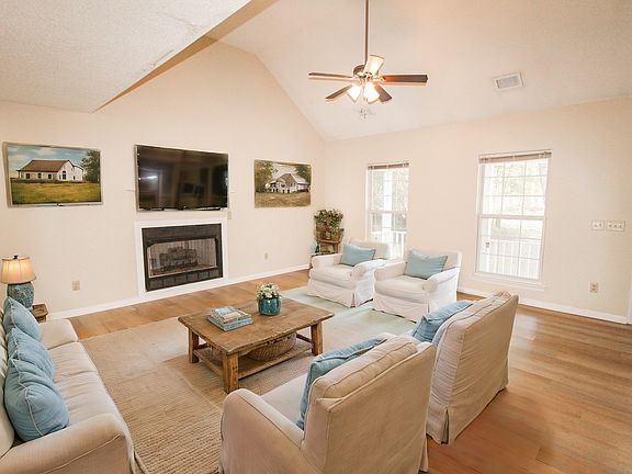 2nd image of 507 S Kevin Ct