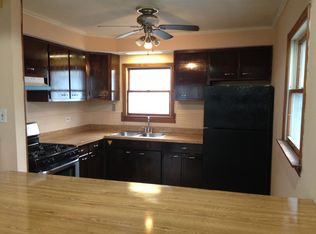 257 Blackhawk Dr, Park Forest, IL