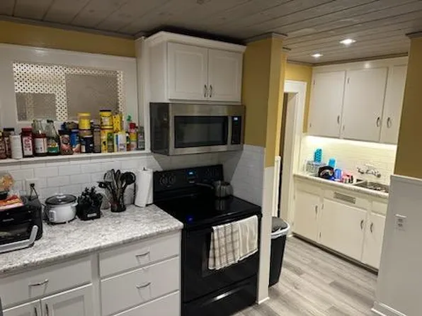 133 W Hancock St, Manchester, NH 03102