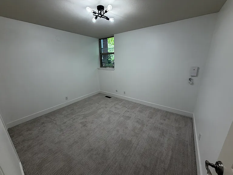 1825 S Foothill Dr — Photo 15