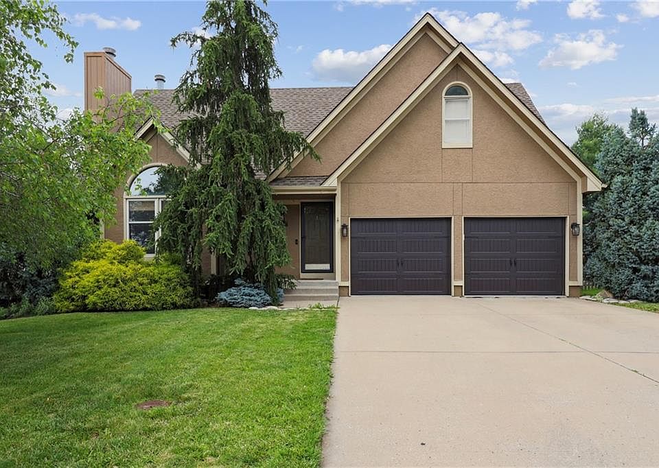 1st image of 1216 NE Kenwood Dr