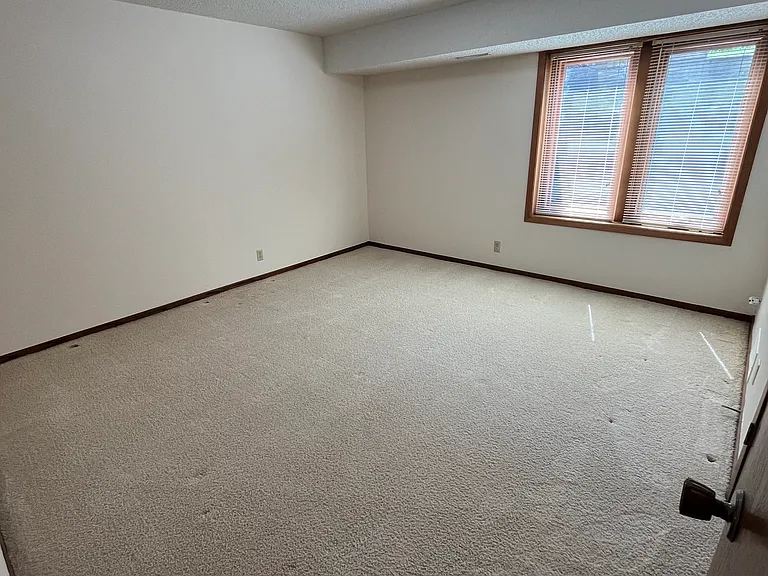 1826 Normandy Ln — Photo 21