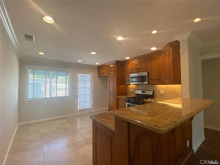 1111 Lake St #1/2 — Photo 3