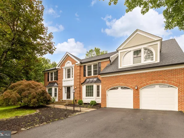 5501 Chestermill Ct, Fairfax, VA 22030
