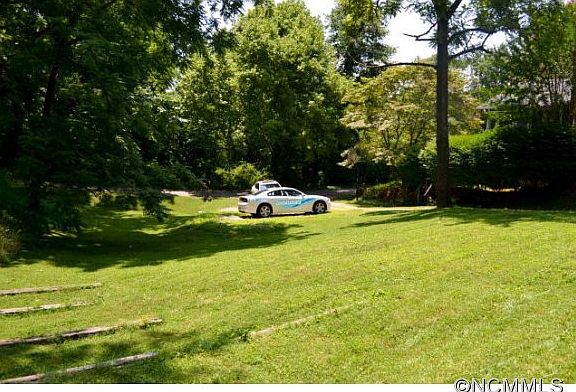 4th image of 265 Dogwood Ln