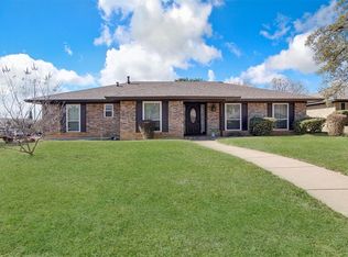 1910 New Castle Ct, Arlington, TX 76013