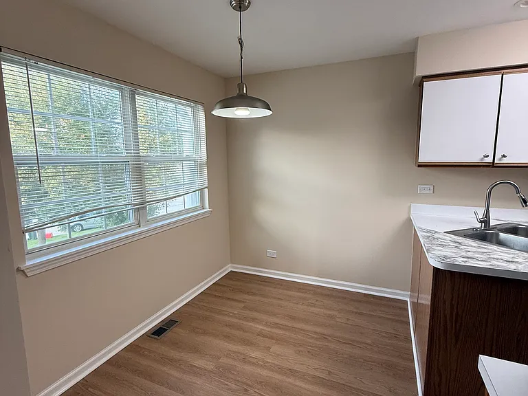 1249 Orleans Dr — Photo 10