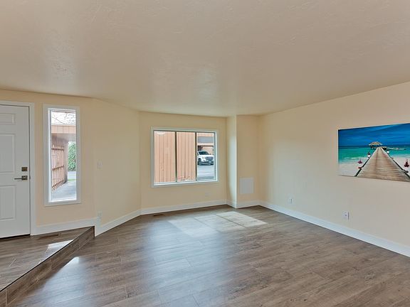 3rd image of 575-28 1/2 Rd #44