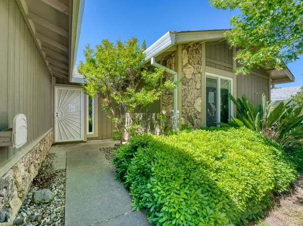 5095 Village Elm Dr, Sacramento, CA 95823