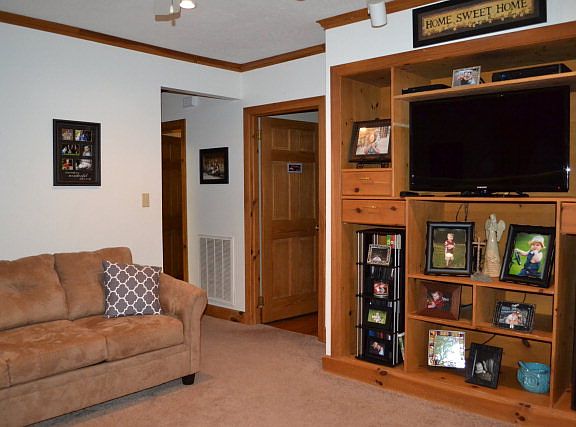 5th image of 28 Shumate St