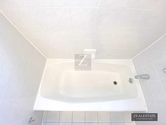 Rented by ZealEstate Group Inc | media 29