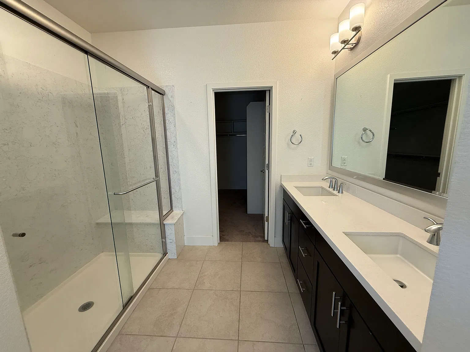 4 bed, 2.5 bath, 1998 sqft, $2,900 — Photo 2
