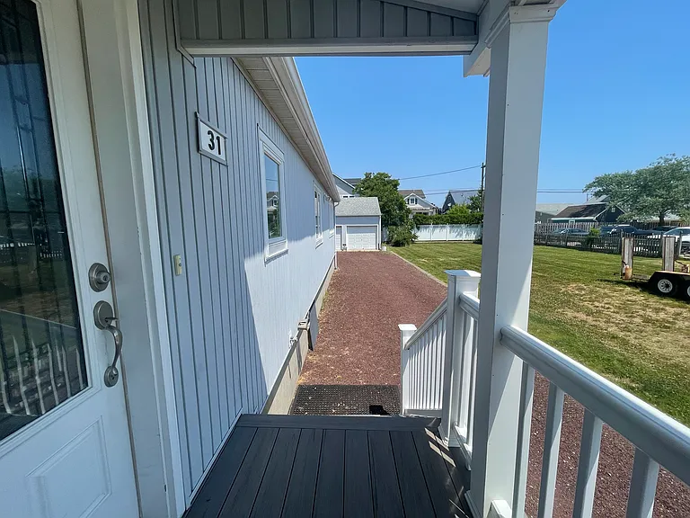 31 Parkway — Photo 32