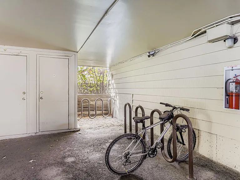 827 Maxwell Ave #H — Photo 22