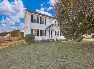 3592 Pioneer Dr, Hope Mills, NC 28348