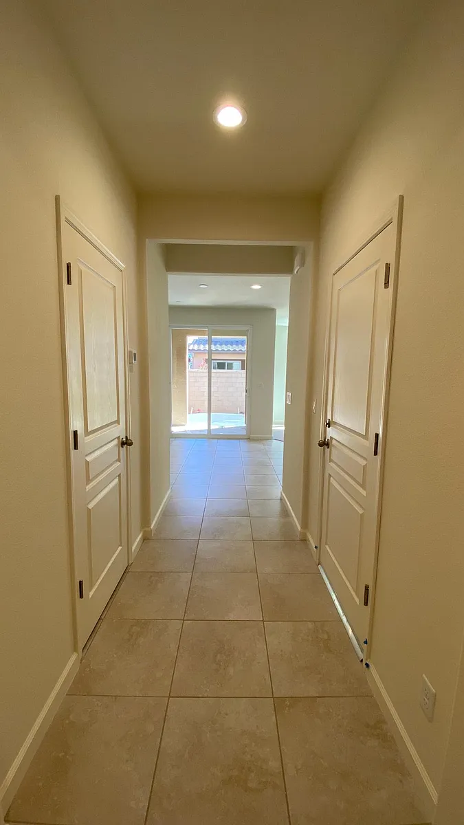 Building Photo - 2537 Mustang Dr