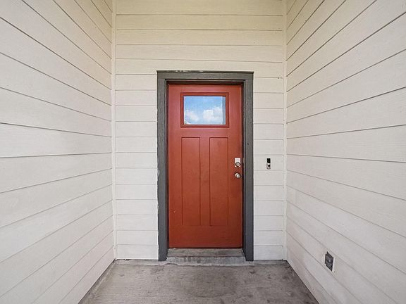 4th image of 1815 Sandy Trail Ln