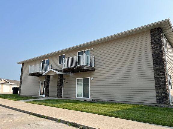 2nd image of 513 16th Ave NE #6
