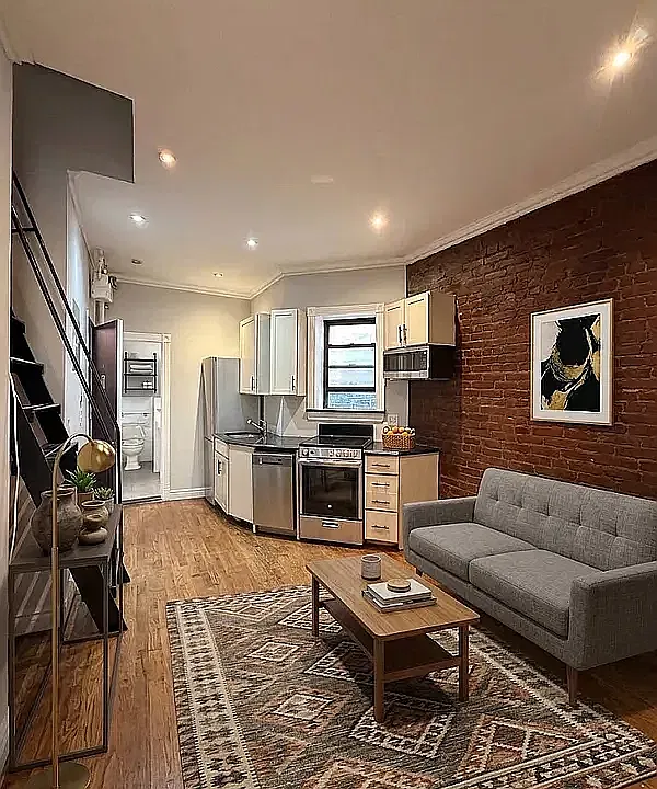 219 E 23rd St #A20
