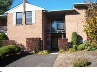 684 Sparrow Ln, Langhorne, PA 19047