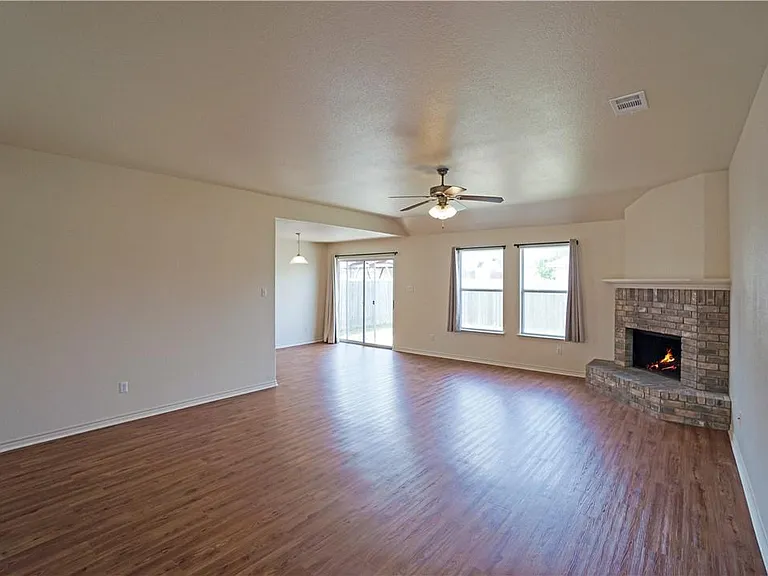 2903 Don Hill Ln — Photo 3