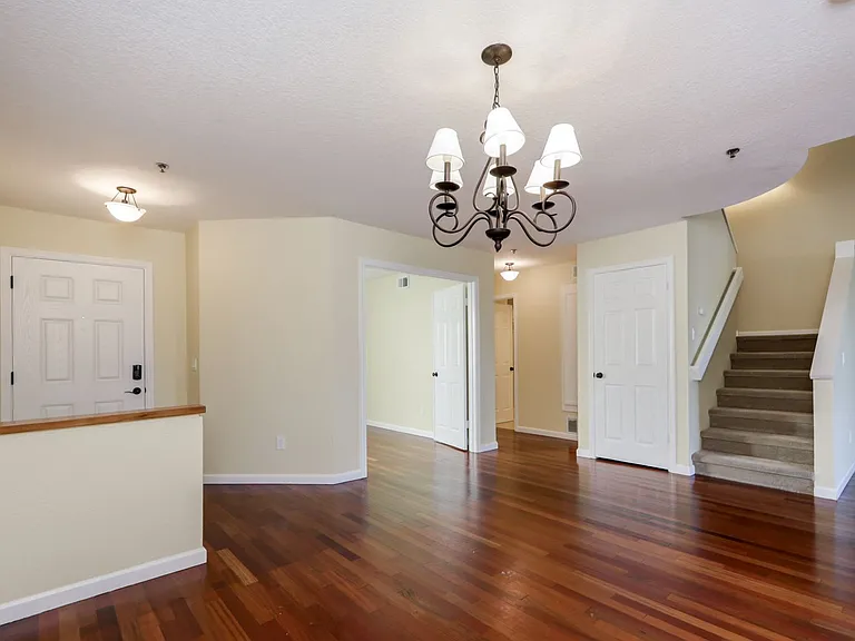 216 Greenview Dr — Photo 13
