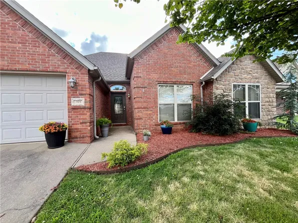 321 Essex Way, Centerton, AR 72719