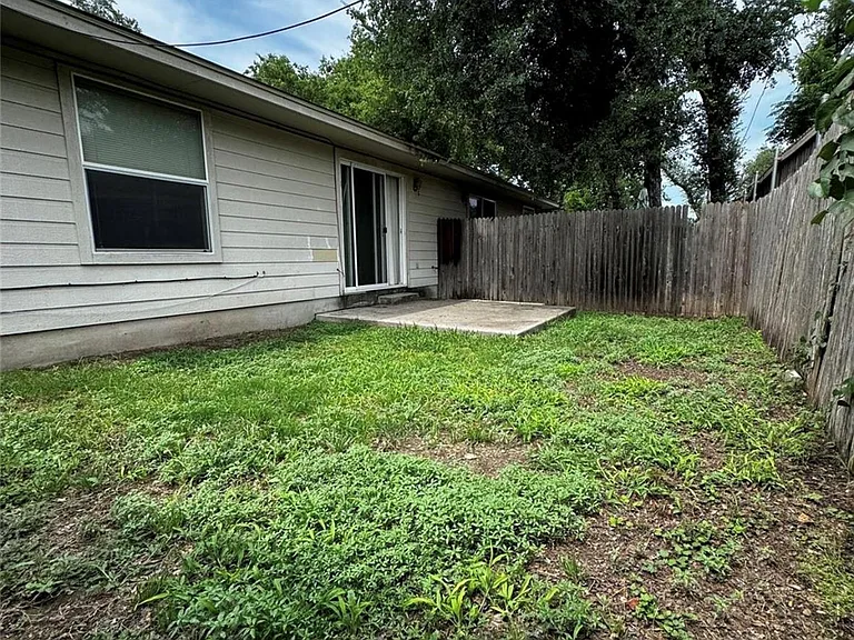 8613 Talyne Chaise Cir #B — Photo 17