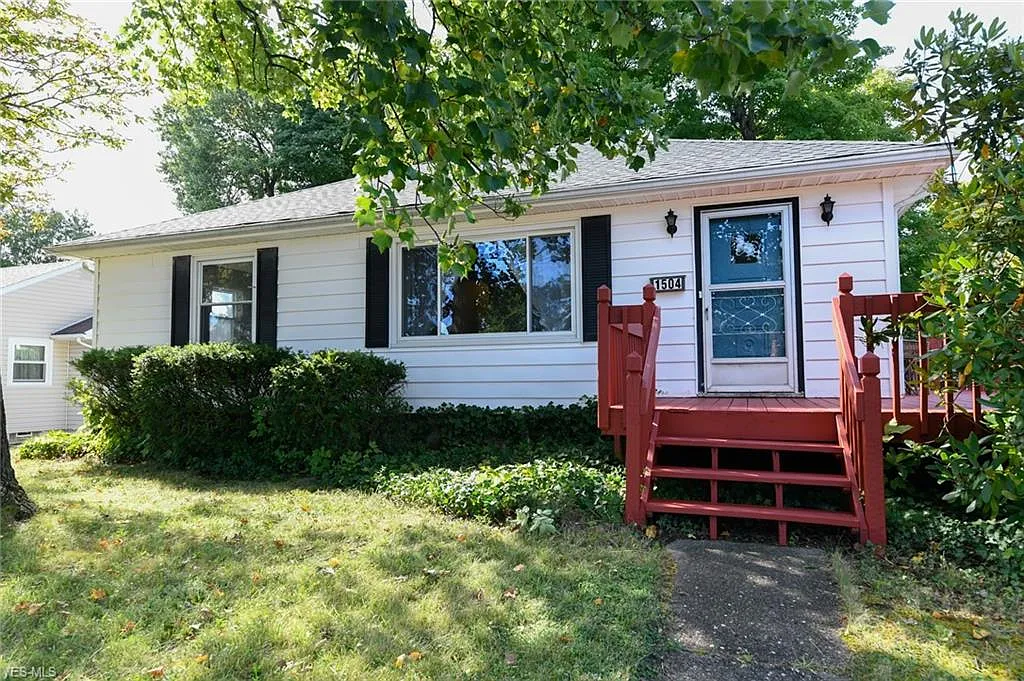 1504 Haynes Ave photo 1
