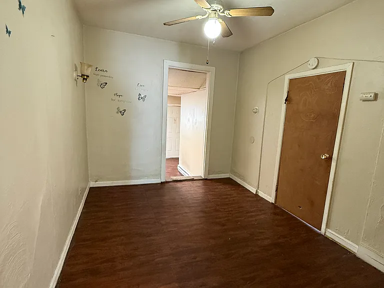 53 Hazel St #1L — Photo 6