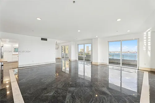 1402 Brickell Bay Dr #1601 Photo 1