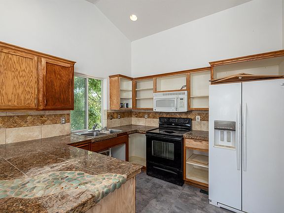 5th image of 14806 E Queen Ave