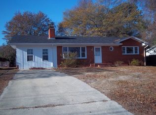 2710 Cameron Dr, Sanford, NC 27332