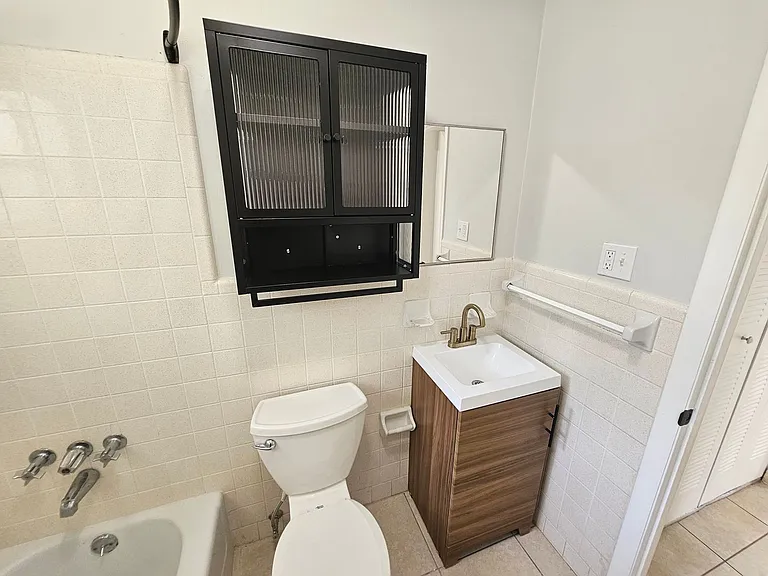 2031 Hugo Rd — Photo 7