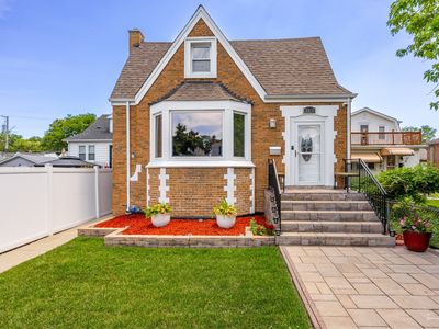 3323 N Pioneer Ave, Chicago, IL, 60634