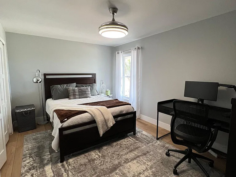 2nd bedroom with reach in closet