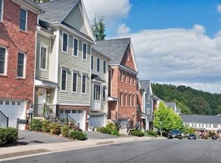 158 Brookwood Dr, Charlottesville, VA 22902