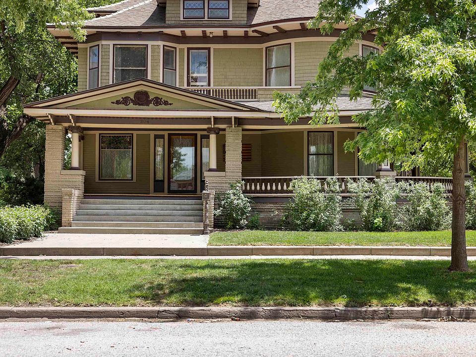 1st image of 204 N 6th St