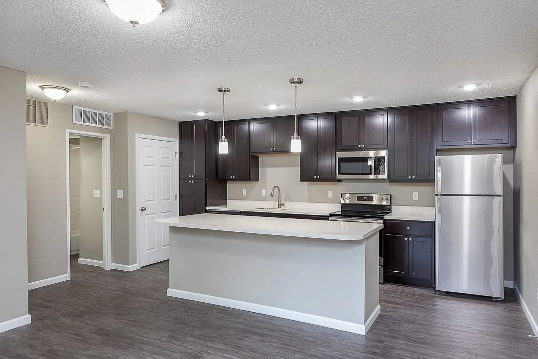 Springhill Apartments — Photo 1