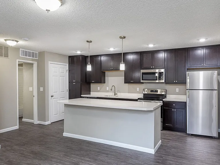 Springhill Apartments — Photo 31