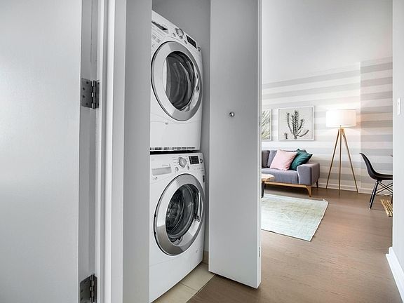 5th image of 500 W 56th St APT 1707