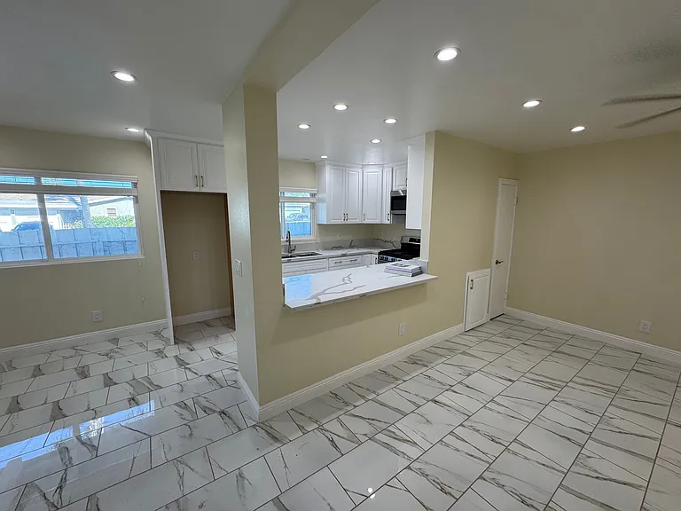 628 Empire Ave #628 — Photo 9