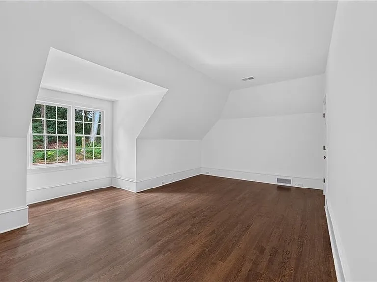 140 Valley Rd NW — Photo 40
