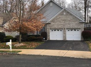 252 Sunderland Ct, Marlboro, NJ 07746