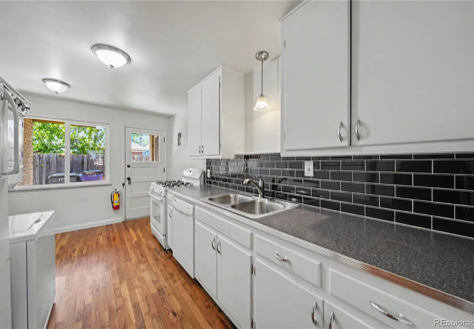1 bed, 1.0 bath, 805 sqft, $1,545 — Photo 4