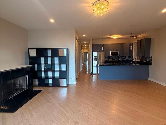 3rd image of 2419 W Madison St APT 3