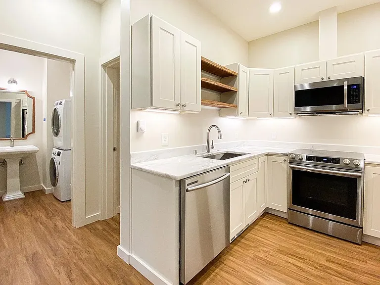311 TG 311 LLC — Photo 2