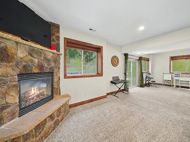 18145 Bakers Farm Rd — Photo 28